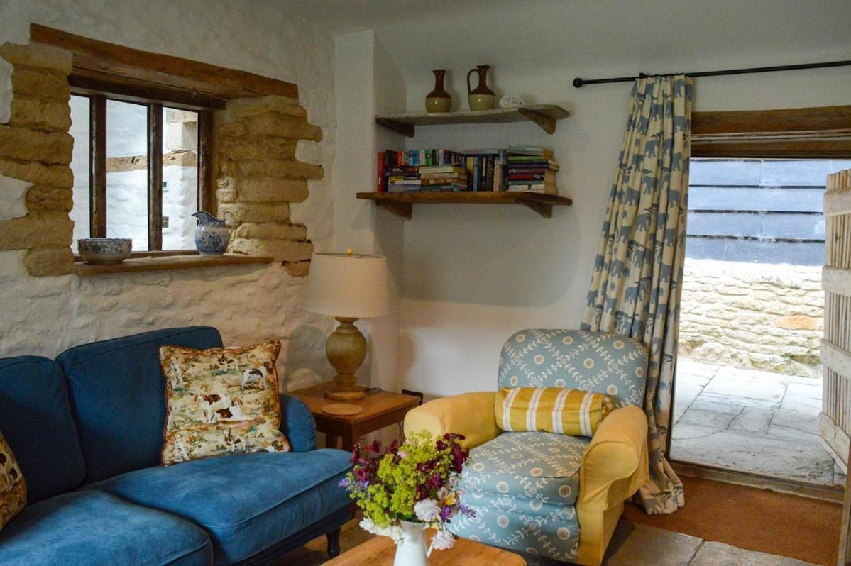 Beautiful Cotswold Farmhouse With Hot Tub Манчестър Екстериор снимка