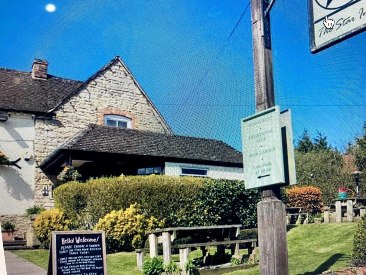 Beautiful Cotswold Farmhouse With Hot Tub Манчестър Екстериор снимка